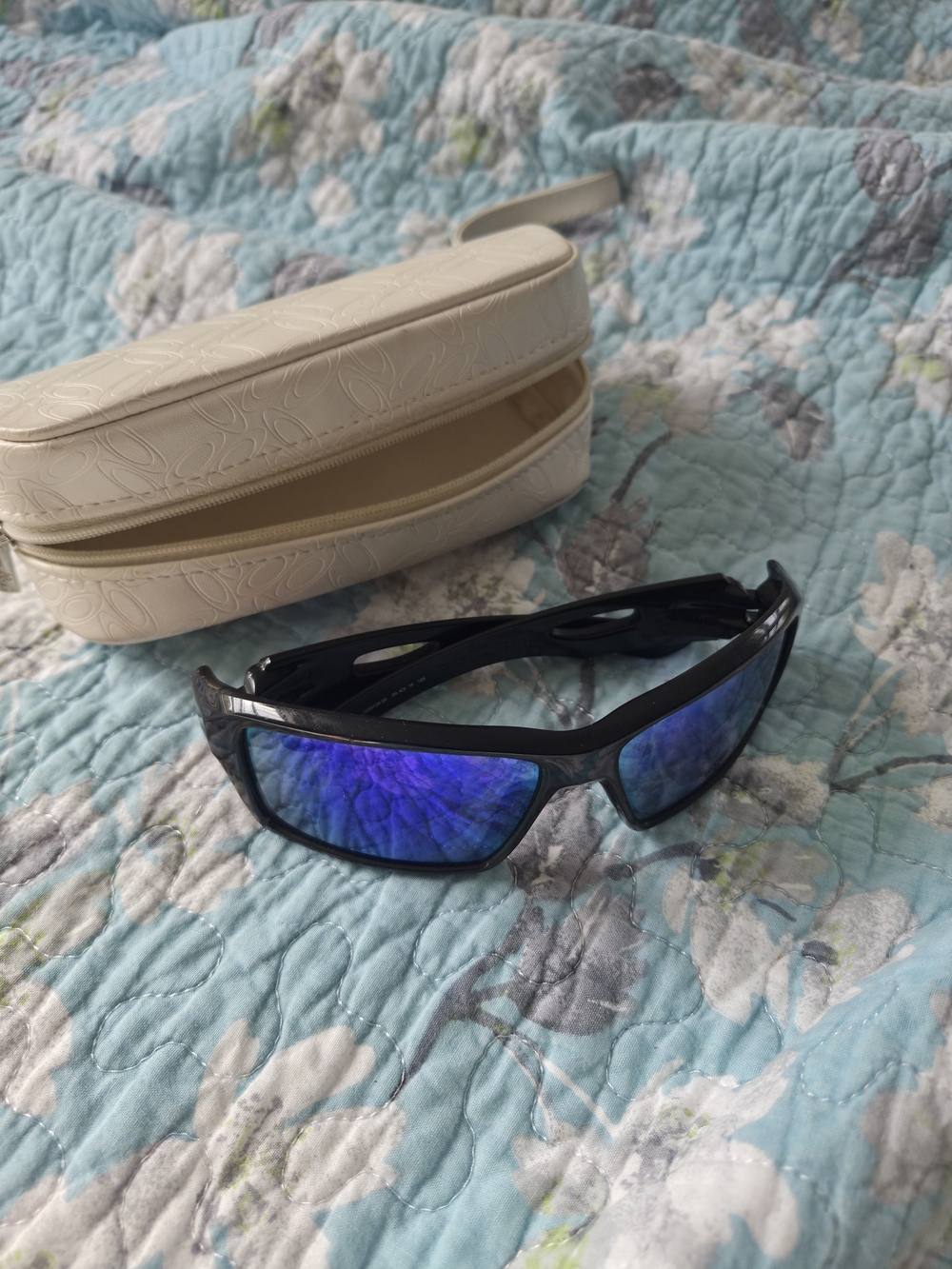 Oakley Eyepatch 2 Sport Sunglasses with Blue Mirrored Lenses